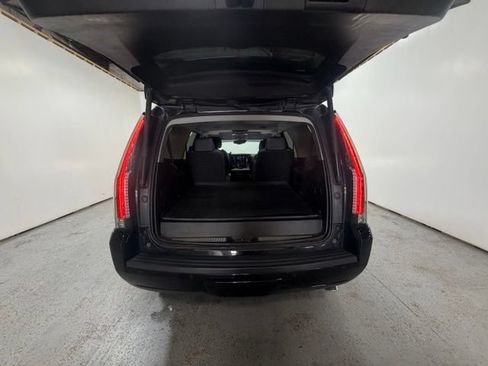 Used 2016 Cadillac Escalade Premium AWD/4WD image 10