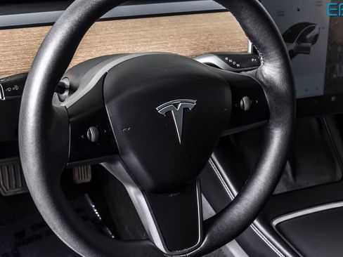Used 2021 Tesla Model 3 Standard Range Plus RWD image 16