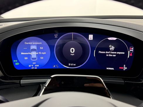 Certified 2026 Porsche Macan Electric RWD image 29