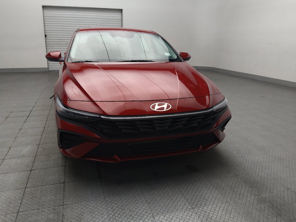 Used 2025 Hyundai Elantra SE FWD image 14