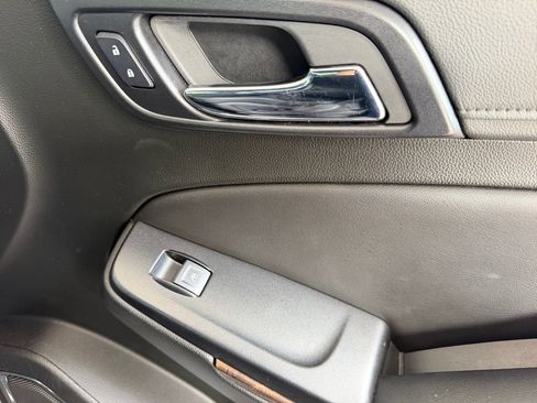 Used 2019 Chevrolet Suburban LT RWD image 20