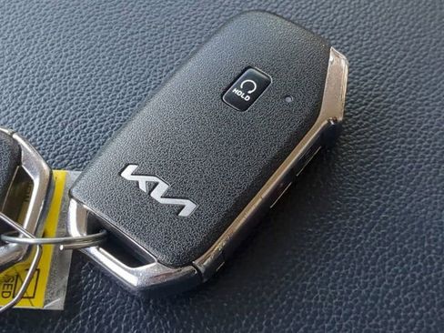 Used 2023 Kia Sportage EX image 29