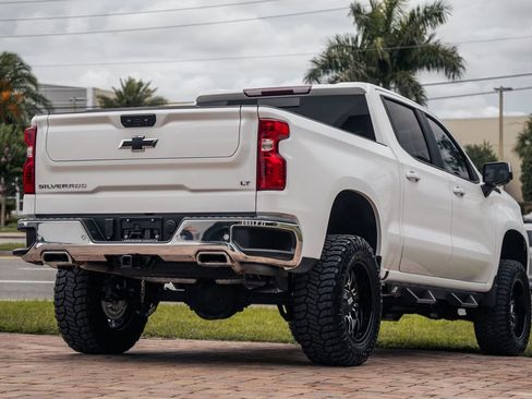 Used 2025 Chevrolet Silverado 1500 LT AWD/4WD image 5