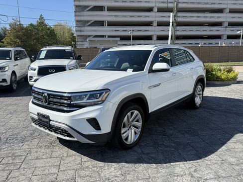 Used 2020 Volkswagen Atlas Cross Sport SE image 3