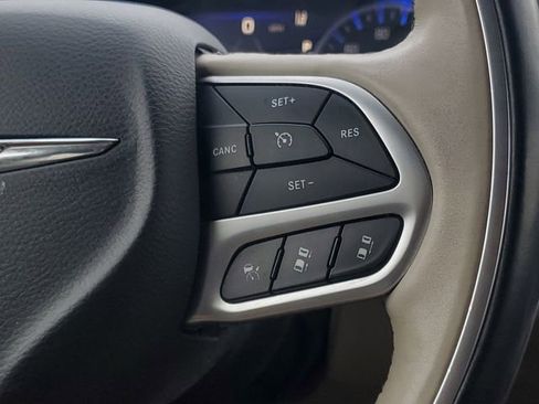 Used 2018 Chrysler Pacifica Limited w/ Advanced Safetytec Group image 25