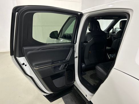 Used 2022 Rivian R1T Adventure AWD/4WD image 17