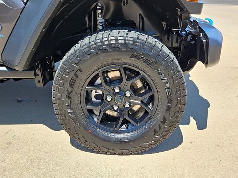 Used 2024 Jeep Wrangler Unlimited AWD/4WD image 5