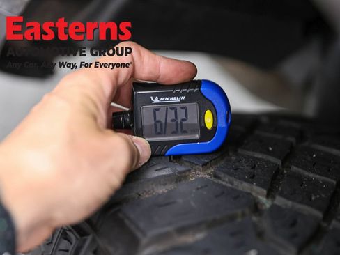Used 2024 Jeep Wrangler Unlimited Sahara w/ Dual Top Group AWD/4WD image 29