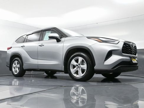 Used 2021 Toyota Highlander L image 52