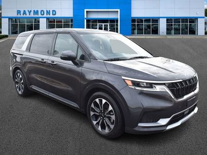 Certified 2023 Kia Carnival EX