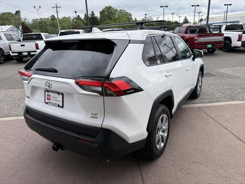 Certified 2022 Toyota RAV4 LE AWD/4WD image 8
