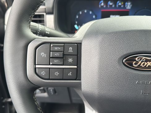 Used 2025 Ford F150 Lariat AWD/4WD image 32