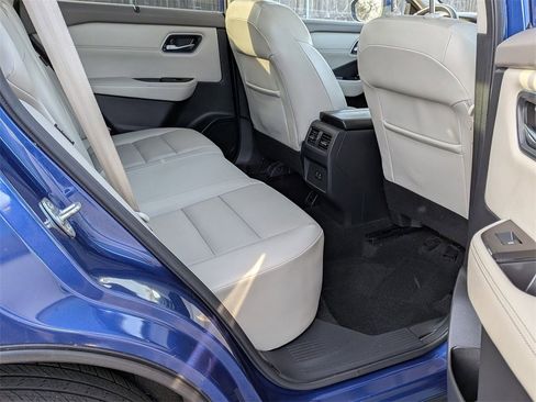 Used 2021 Nissan Rogue SV w/ Premium Package image 20