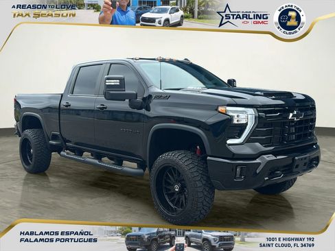 Used 2024 Chevrolet Silverado 2500 LT w/ Midnight Edition image 8