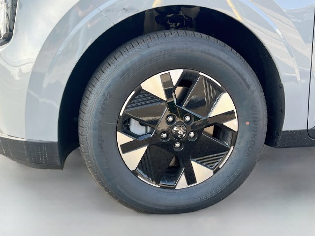 New 2027 Kia Carnival LXS FWD image 32