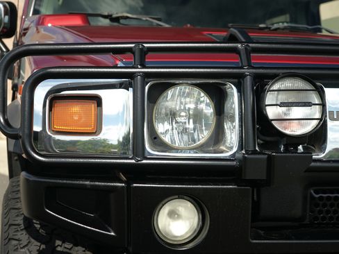Used 2004 HUMMER H2 w/ Preferred Equipment Group AWD/4WD image 6