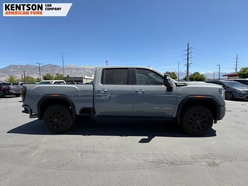 Used 2025 GMC Sierra 2500 AT4 w/ Technology Package AWD/4WD image 4