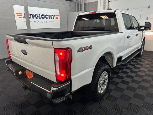 Used 2024 Ford F250 XLT AWD/4WD image 9