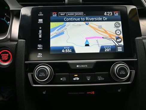 Used 2017 Honda Civic Touring image 10