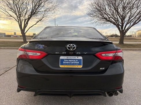 Used 2018 Toyota Camry L image 5