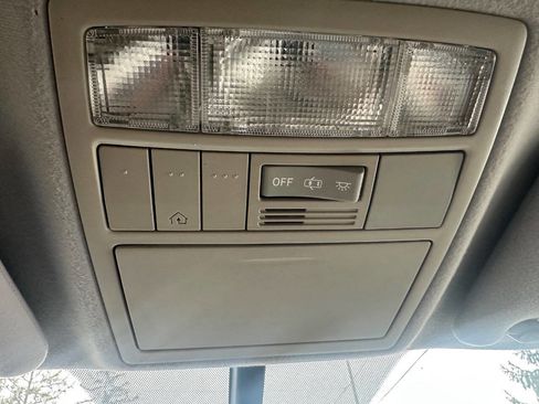 Used 2010 Toyota Venza image 16