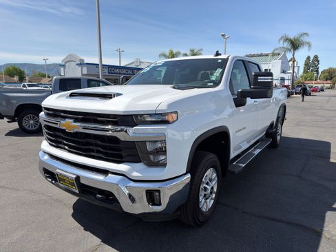 Used 2025 Chevrolet Silverado 2500 LT w/ Convenience Package image 4