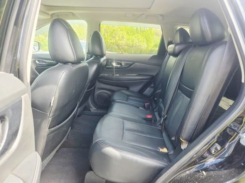 Used 2017 Nissan Rogue SL w/ SL Premium Package image 16