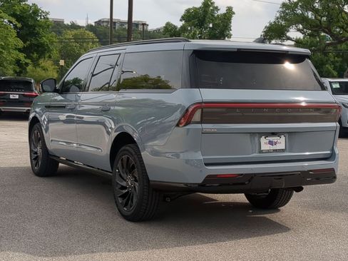 New 2026 Lincoln Navigator L Reserve AWD/4WD image 5