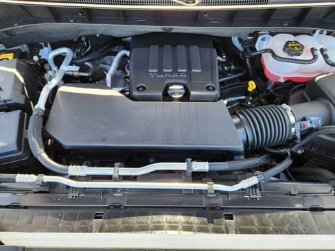 Certified 2025 Chevrolet Silverado 1500 LT AWD/4WD image 31