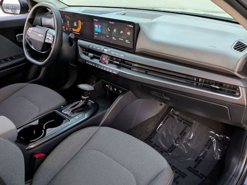 Used 2025 Kia K4 LXS image 29