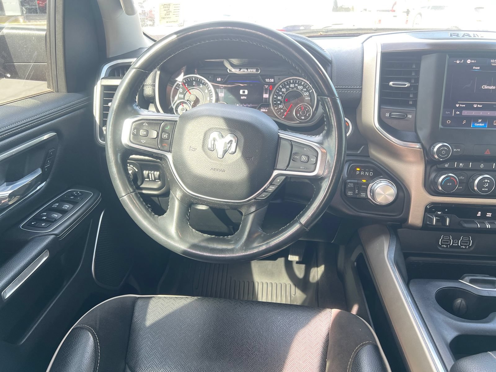 Used 2022 RAM 1500 Laramie AWD/4WD image 14