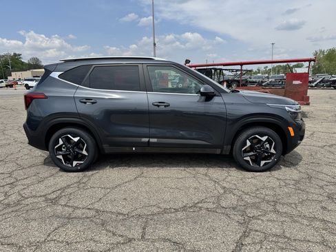 New 2026 Kia Seltos EX AWD/4WD image 2