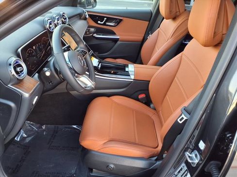 Used 2025 Mercedes-Benz GLC 300 image 14
