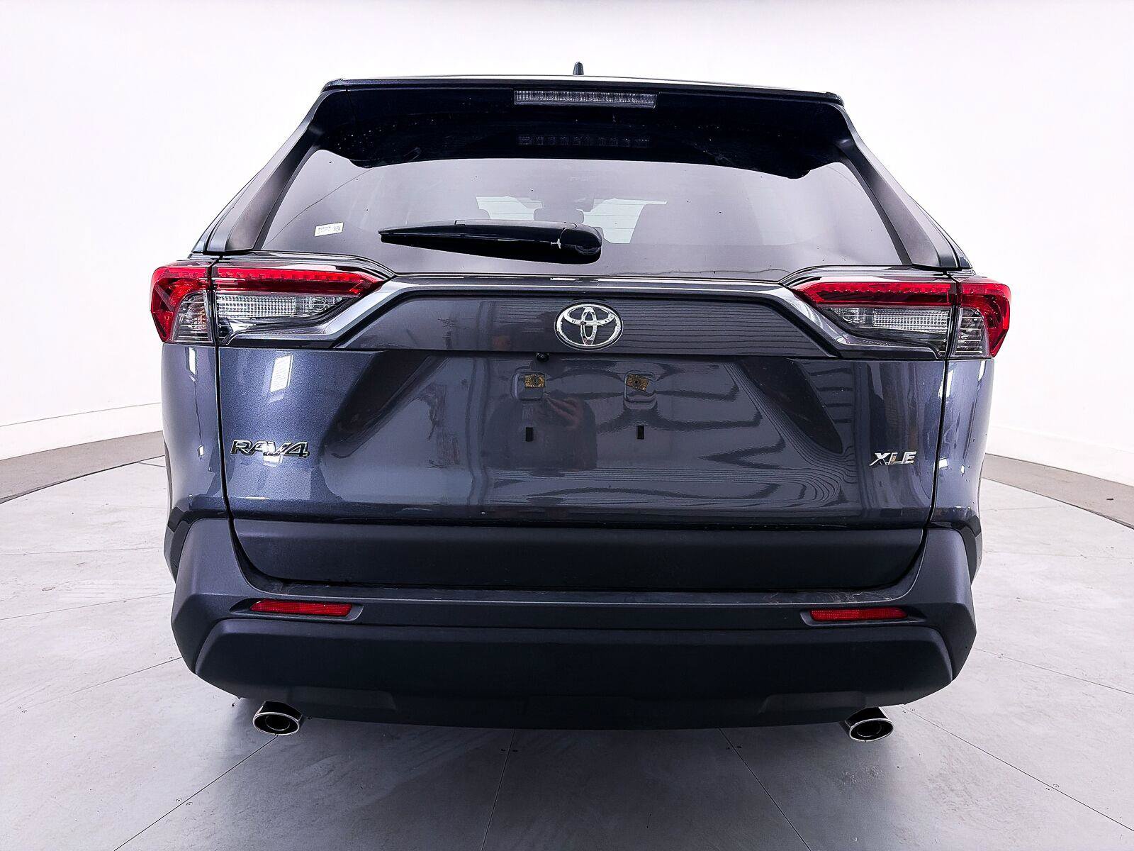 Used 2023 Toyota RAV4 XLE Premium FWD image 14