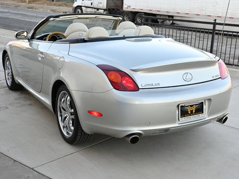 Used 2004 Lexus SC 430 Convertible image 7