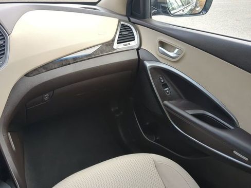 Used 2017 Hyundai Santa Fe Sport image 16