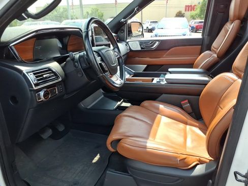 Used 2019 Lincoln Navigator Reserve AWD/4WD image 10