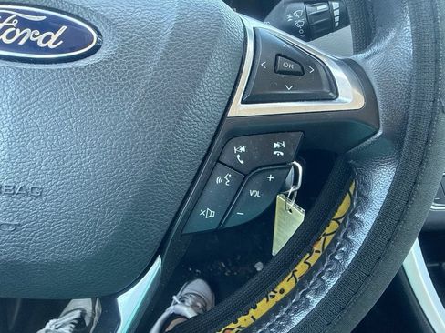 Used 2016 Ford Fusion SE FWD image 14