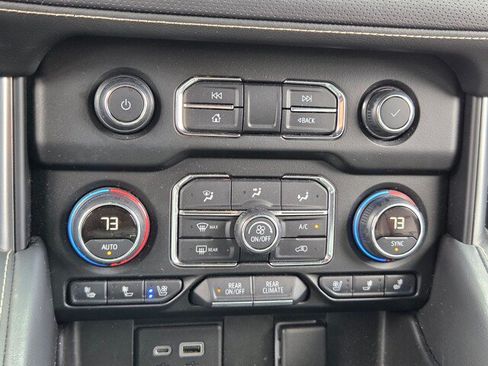 Used 2021 Chevrolet Suburban Premier RWD image 15
