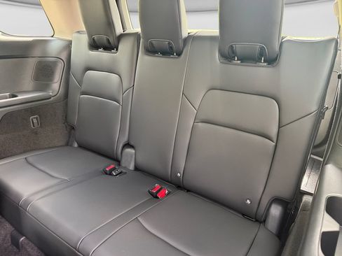 New 2026 Nissan Pathfinder Platinum AWD/4WD image 16