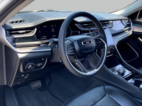 Used 2023 Jeep Grand Cherokee 4WD 4xe w/ Luxury Tech Group II image 17