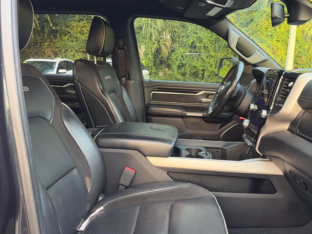 Used 2019 RAM 1500 Laramie AWD/4WD image 29