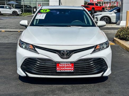 Used 2018 Toyota Camry LE FWD image 3