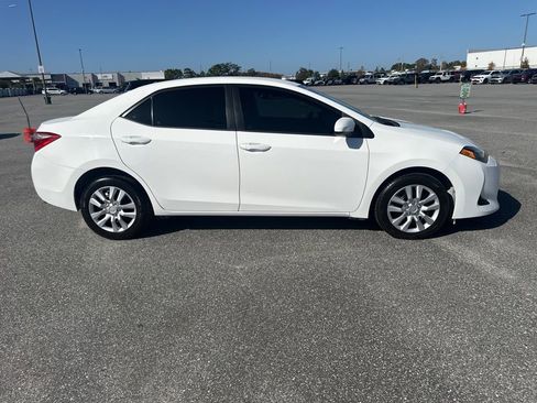 Used 2019 Toyota Corolla LE image 5