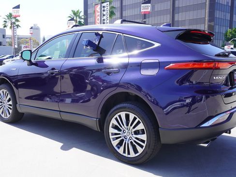Used 2021 Toyota Venza XLE w/ Softex Package AWD/4WD image 4