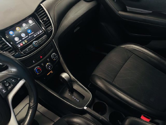 Used 2019 Chevrolet Trax LT w/ LT Convenience Package FWD image 54