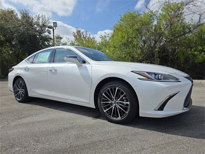 New 2025 Lexus ES 350 w/ Premium Package