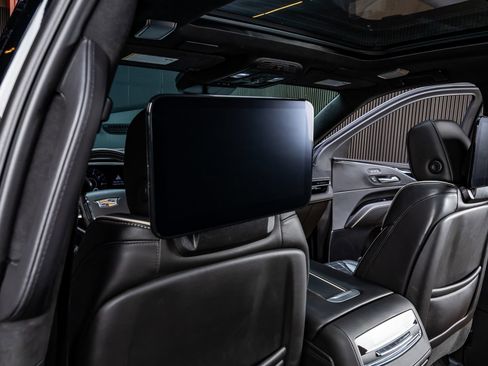 Used 2023 Cadillac Escalade ESV V AWD/4WD image 36