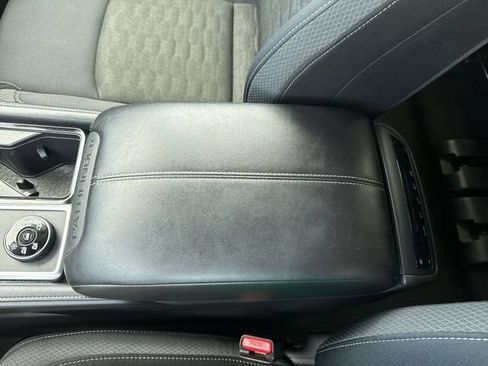 Used 2025 Nissan Pathfinder SV AWD/4WD image 20