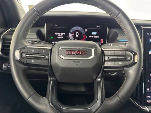 Used 2026 GMC Acadia AT4 w/ Luxury Package AWD/4WD image 19